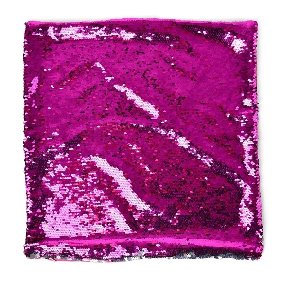 2 Sequin color change Pillow Cases NWOTS - Picture 2 of 11